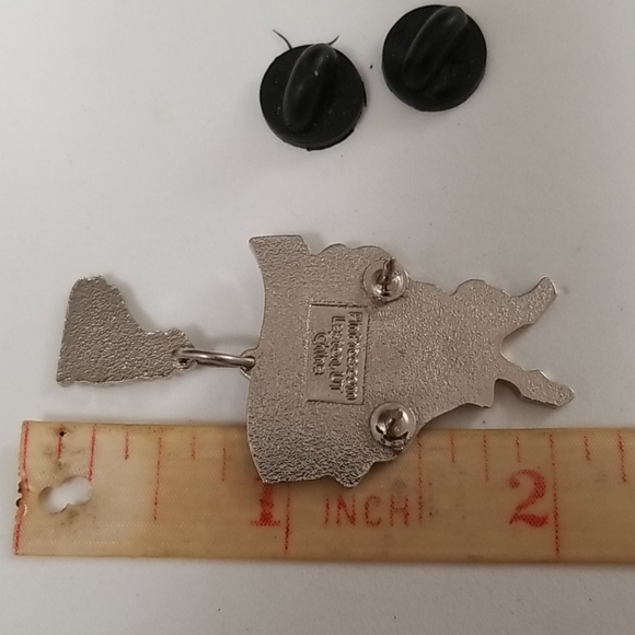 ENAMEL ARCTIC BLAST Ice Skating crossed GUITARS - Picture 2 of 4